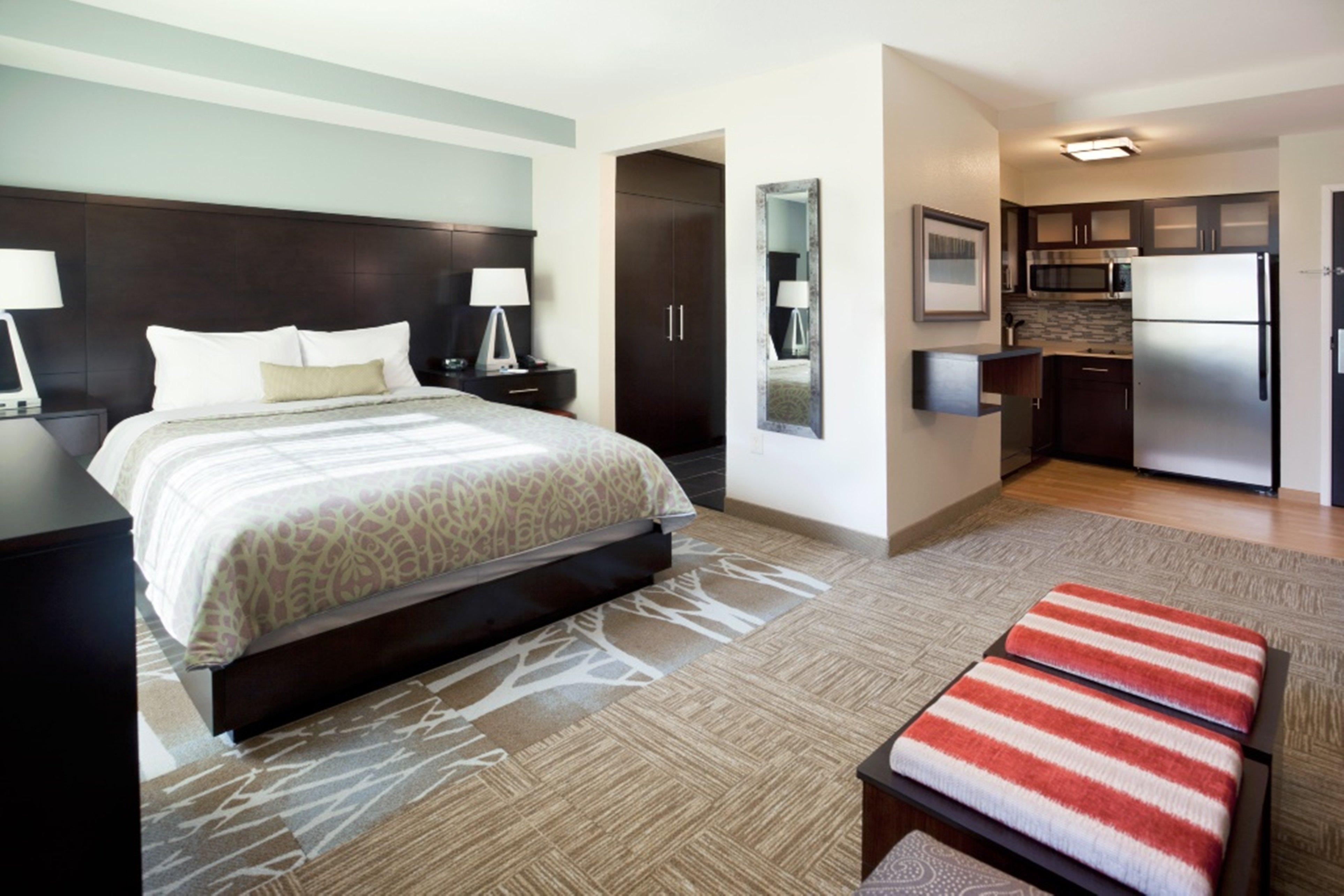Staybridge Suites Dearborn By Ihg Buitenkant foto